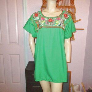 Mexican Embroidered Peasant Top Size L Kelly Green Floral Colorful Bohemian EUC